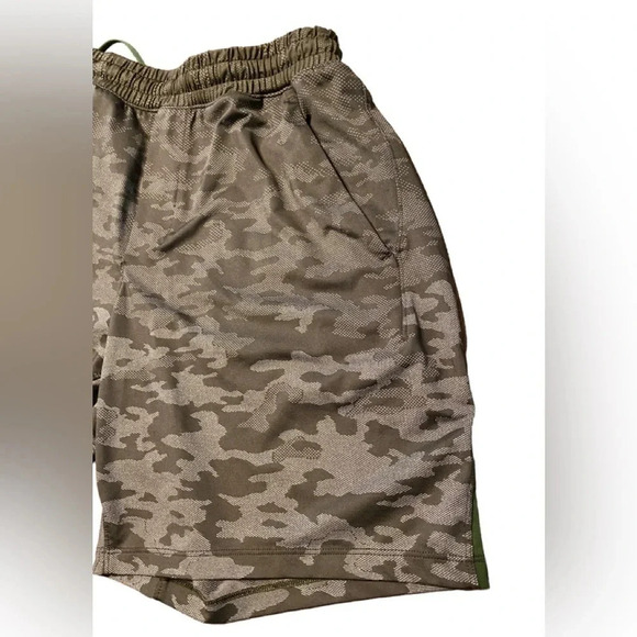 Men’s Lululemon Pace Breaker Linerless Shorts - Picture 6 of 9